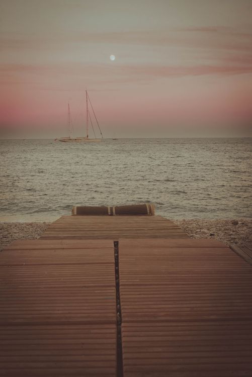 Moonrise on the beach