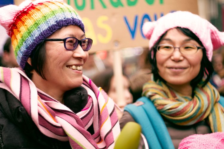 2 Women on March in Paris 